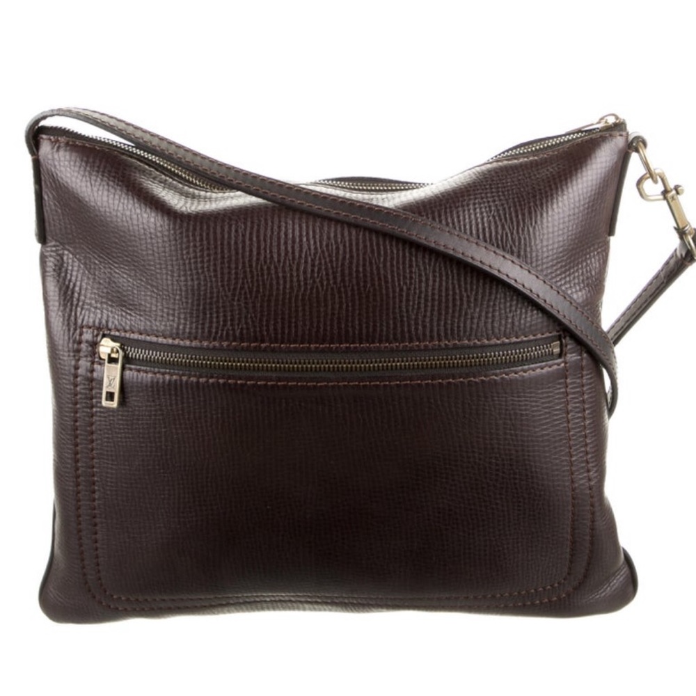 Gorgeous Louis Vuitton espresso colored Utah Leather Sac messenger bag🤎